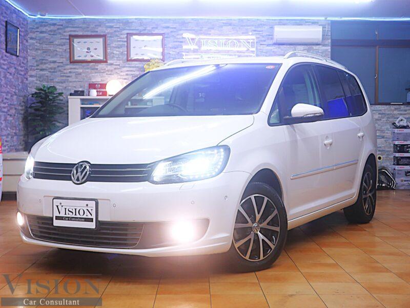 VW １T 後期モデル ゴルフトゥーラン 1.4TSI ハイライン 7人乗り3列シート 駐車支援システム＆PDK 純正ナビ TV バックカメラ Bluetooth DSRC キセノン クルコン オートエアコン 純正16inAW パドル付7速DSG 直4DOHC16V ICターボSチャージャー140ps 22.4kg  '2013