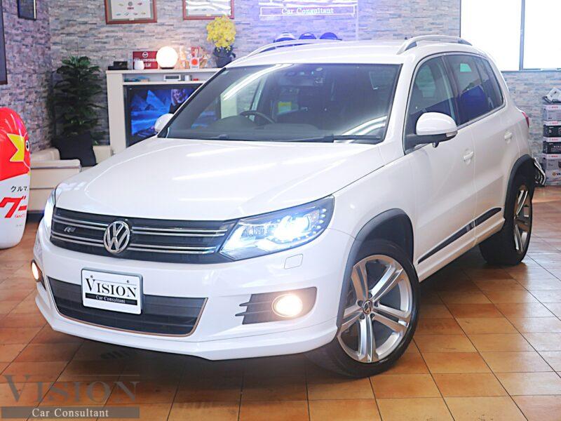 VW (5N)後期モデル ティグアン2.0TSI R-LINE 4MOTION R-Line専用フルエアロ＆19AW＆ スポーツサス 179psEg＆7速DSG クルコン PDC キセノン＆フォグランプ R-Line専用インテリア 純正ナビ TV Bt Bカメラ ドラレコ ETC  '2013